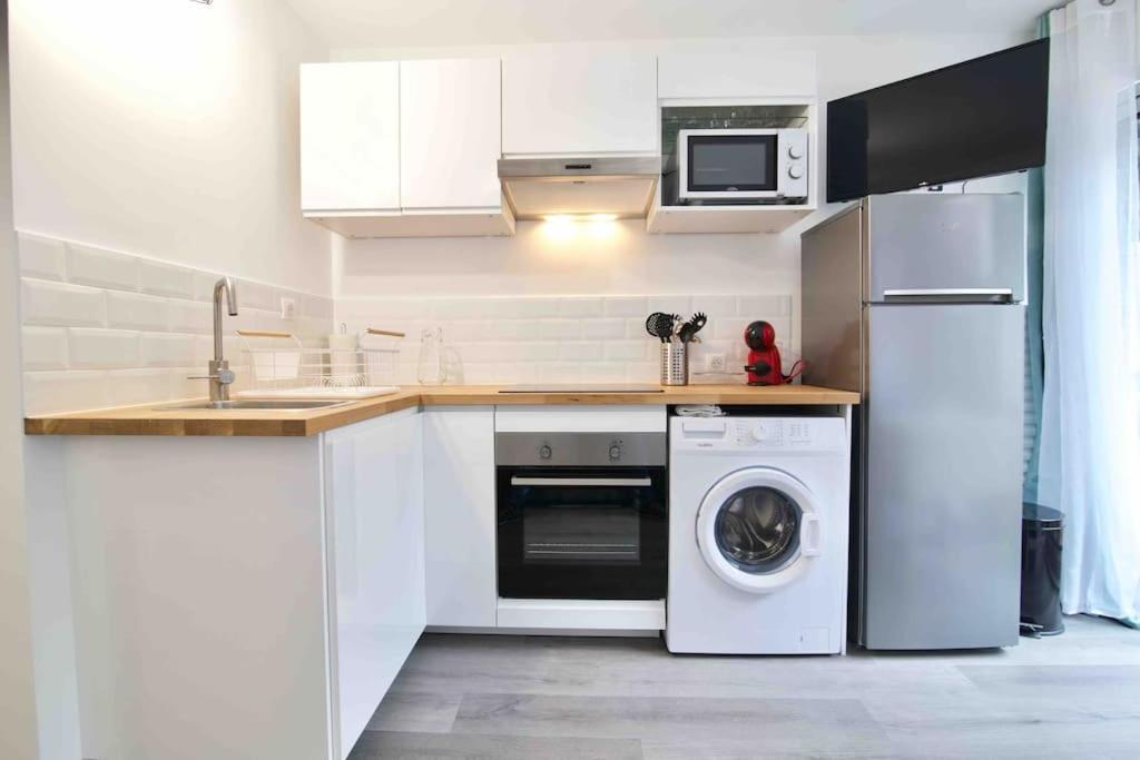 Le Dyonisos Et Piscine Apartment La Seyne-sur-Mer Luaran gambar