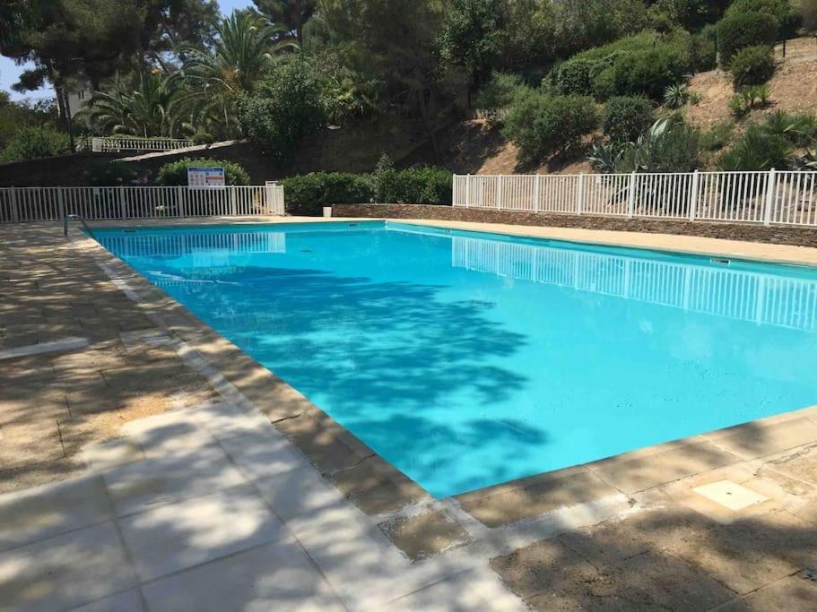 Le Dyonisos Et Piscine Apartment La Seyne-sur-Mer Luaran gambar